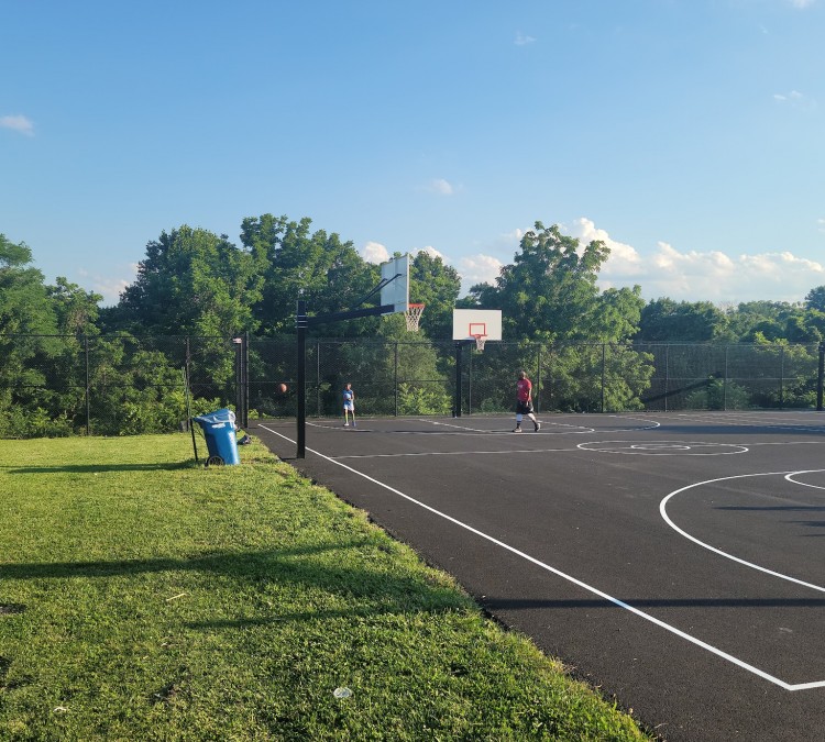 centennial-park-west-basketball-courts-photo
